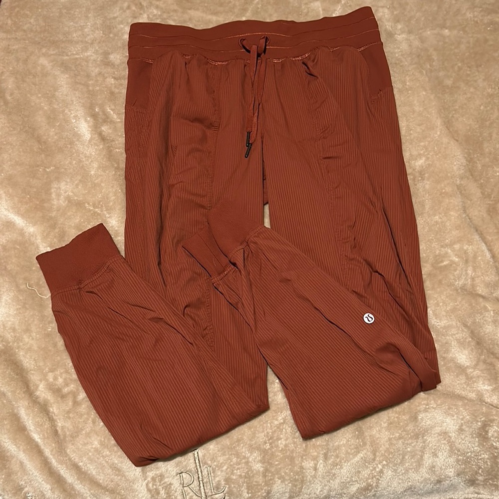 Lululemon dance studio jogger in dark terracotta